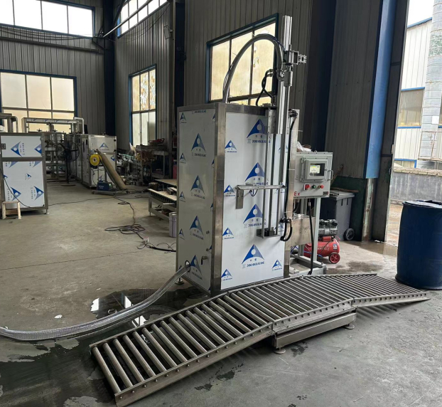 Máy chiết rót định lượng bán tự động 200L