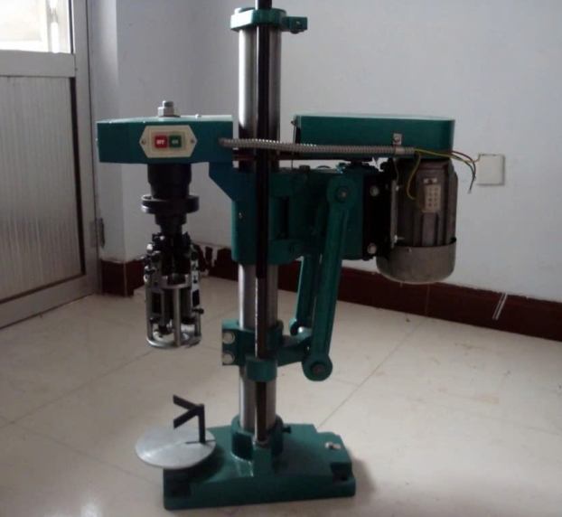 Máy đóng nắp vít nhôm bán tự động