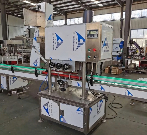 Máy đóng nắp tự động 6 bánh